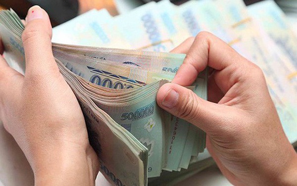 Biểu phí nhận tương đối thấp, mức phí gửi phụ thuộc vào cách thức chuyển