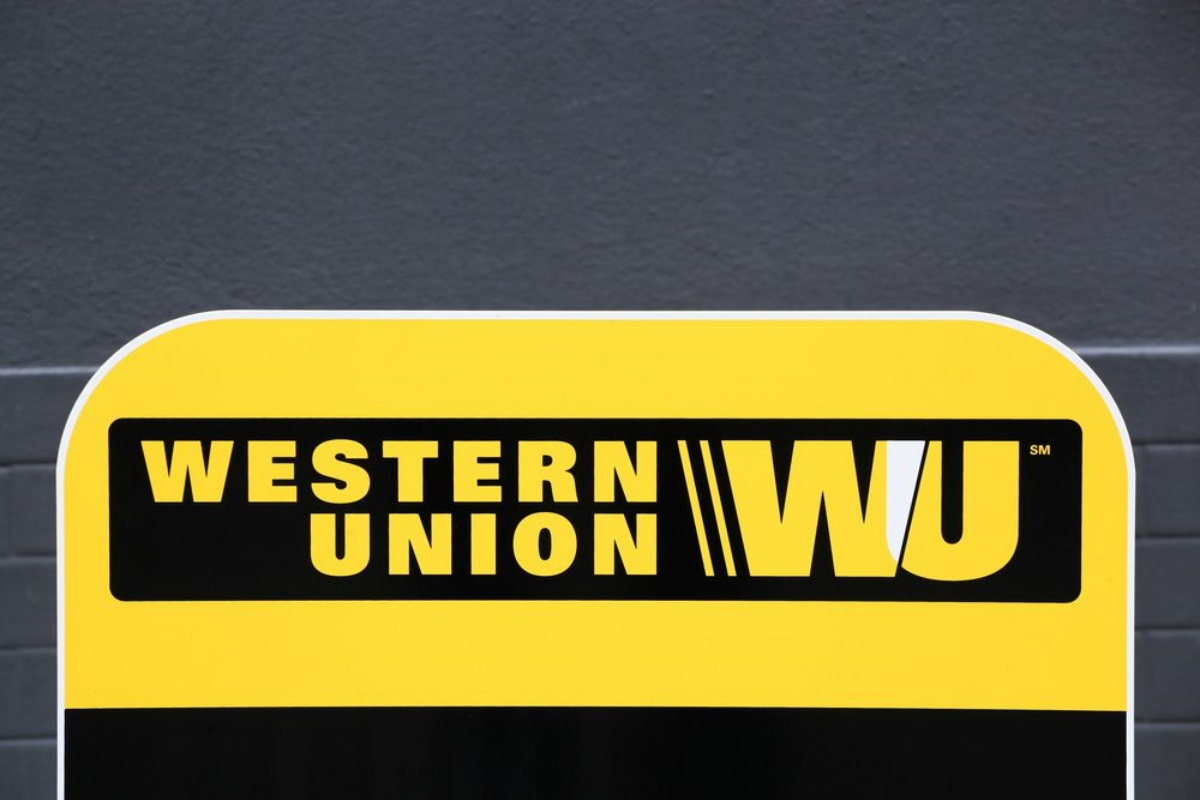 Western Union chuyển tiền từ Việt Nam sang Cộng Hoà Séc chi phí khá cao